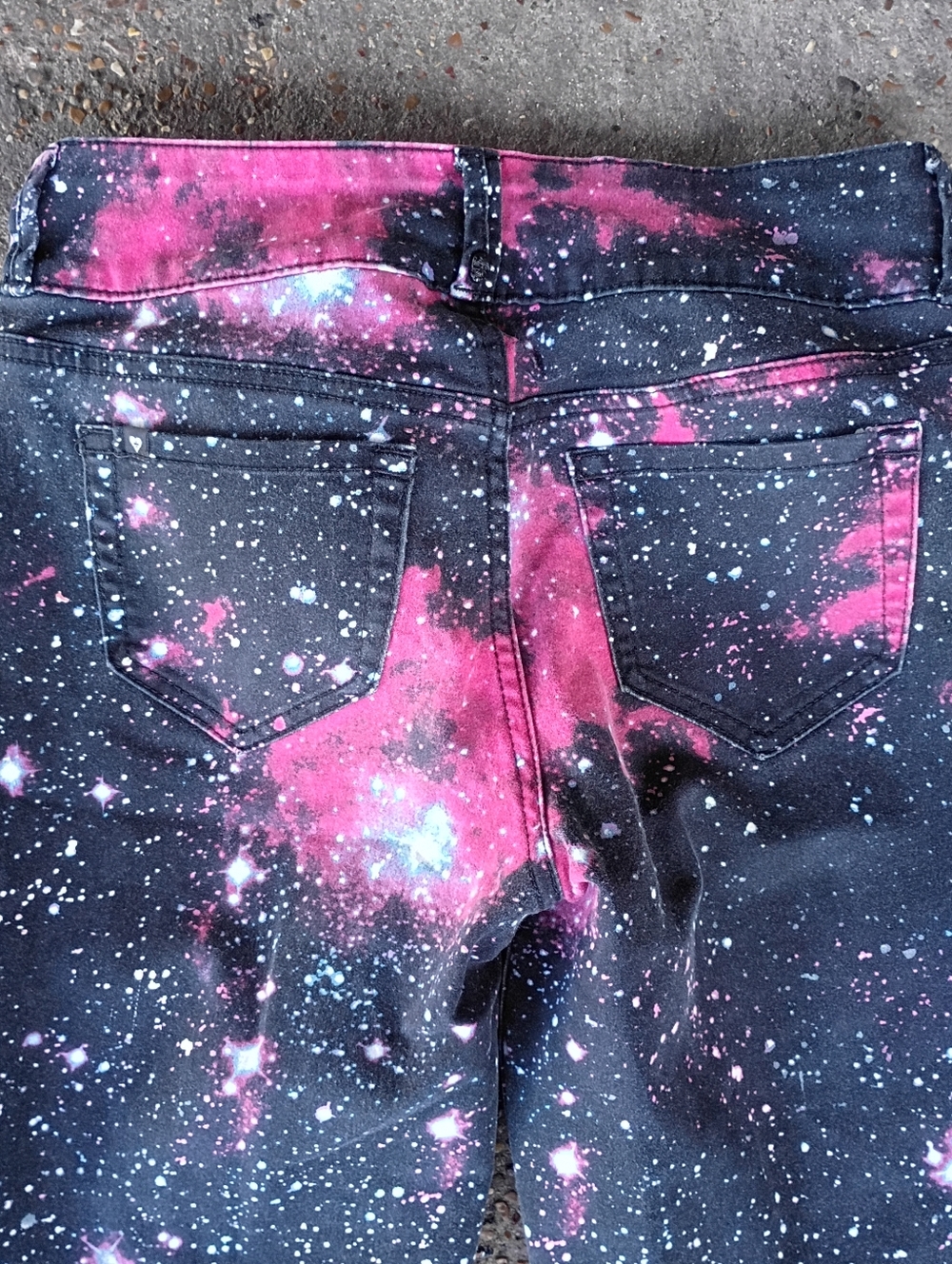 2/$10 Hot Topic Blackheart Galaxy Print Pink & Black Skinny Jeans Size 7 - Picture 8 of 8
